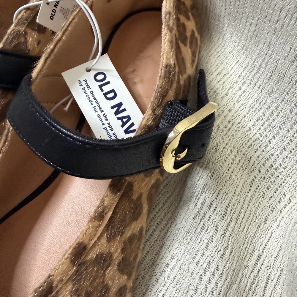Old Navy Leopard Print Mary Jane Flats size 8 - Picture 3 of 5